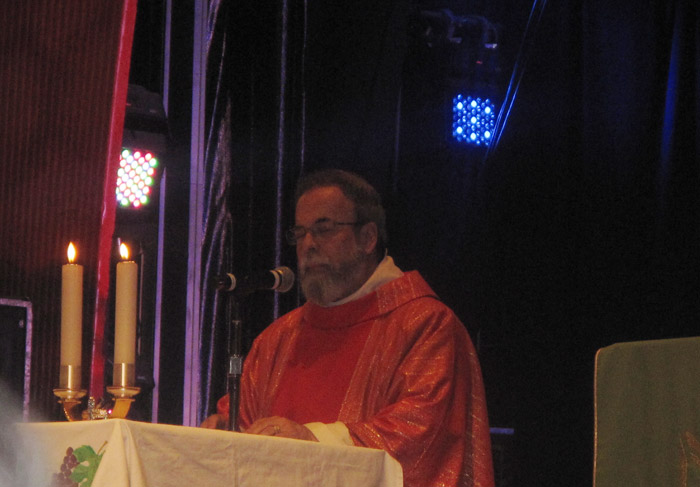 Show de Tom Cavalcante e Missa com Padre Antônio Maria