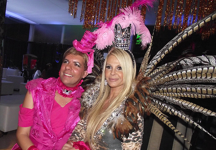 Monique Evans é coroada Rainha de Baile Gay em Salvador