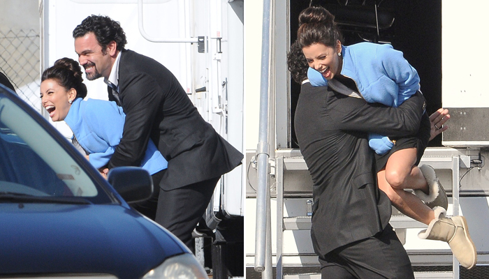 Eva Longoria brinca com Ricardo Chavira no set de Desperate Housewives