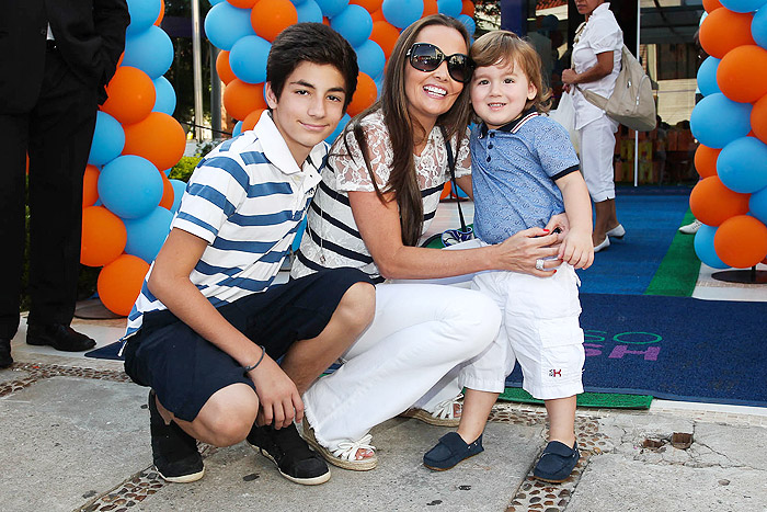 Melissa Wilman com os filhos Caua e Pietro