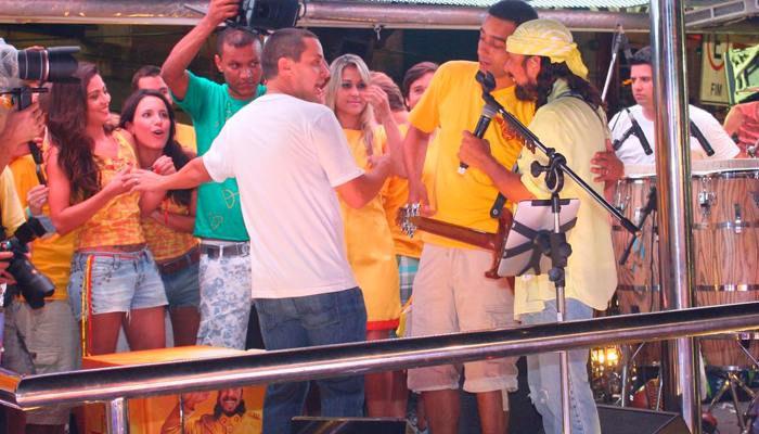 Chiclete com Banana agita os foliões no carnaval baiano