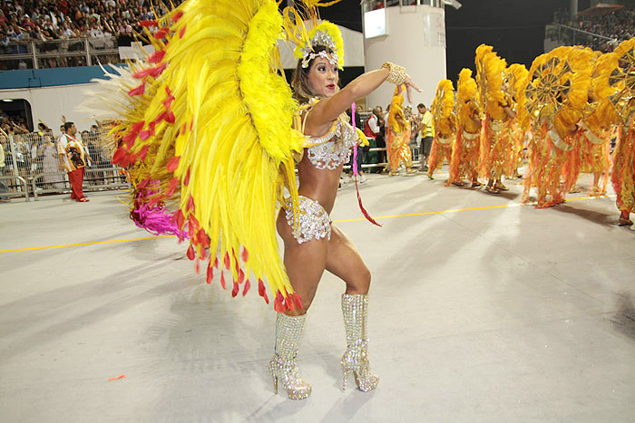 X-9 Paulistana desbrava o sertão no sambódromo paulistano