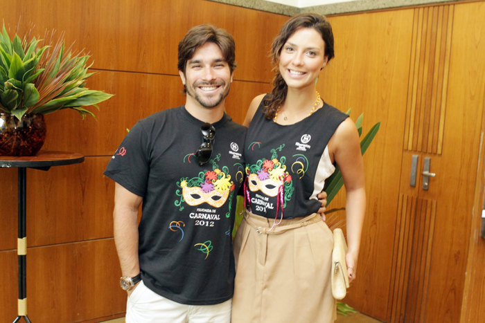 Camila Rodrigues e Diogo Nogueira atacam feijoada do Sheroton