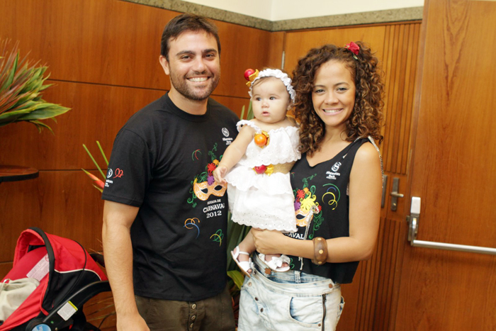 Camila Rodrigues e Diogo Nogueira atacam feijoada do Sheroton