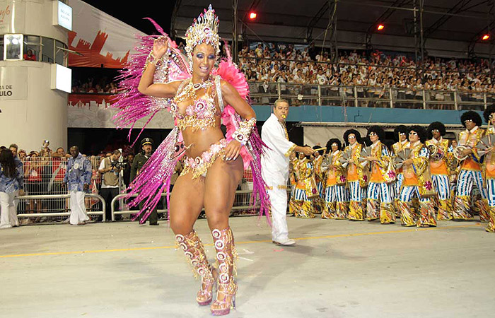 Águia de Ouro relembra a Tropicália com Caetano e Gil