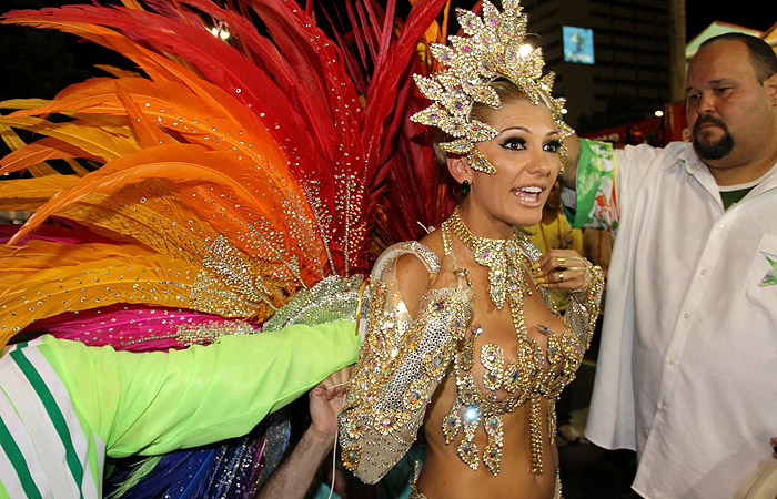 Antônia Fontenelle: “Sou uma rainha sem bunda”  