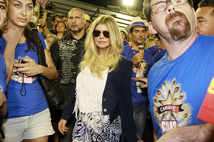 Fergie curte Carnaval na Sapucaí