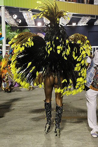 Desfile da Beija-Flor: Ex-BBB Jaqueline