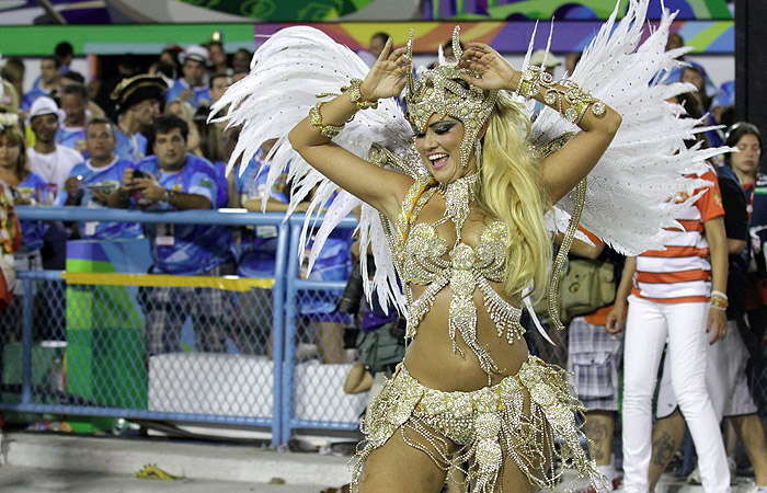 Ellen Rocche Rainha de bateria da Porto da Pedra