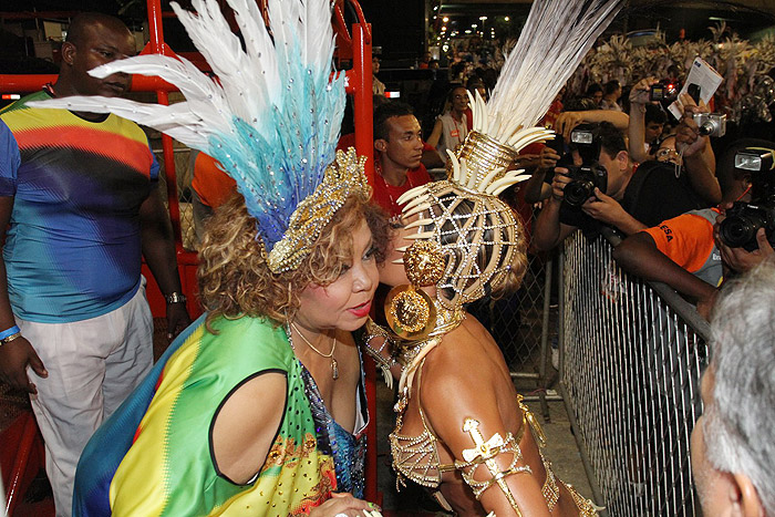 Desfile da Vila Isabel: Sabrina Saro e Alcione