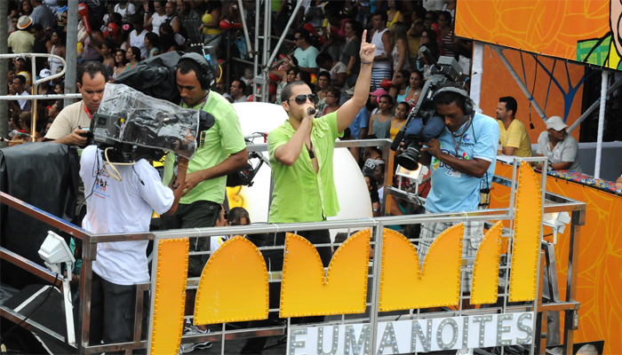 Banda Jammil arrasta os foliões em bloco sem cordas