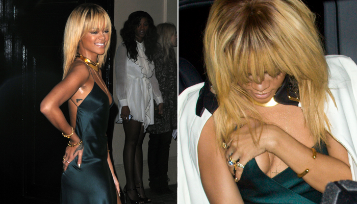 Rihanna sofre com vestido decotado em evento da London Fashion Week