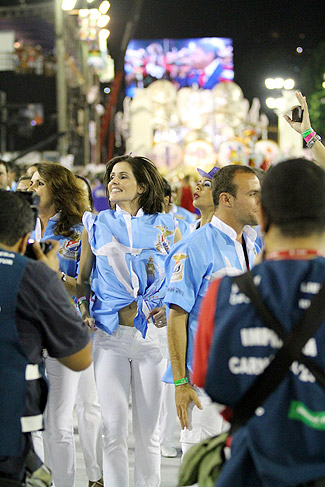 Desfile União da Ilha: Deborah Secco e Roger Flores