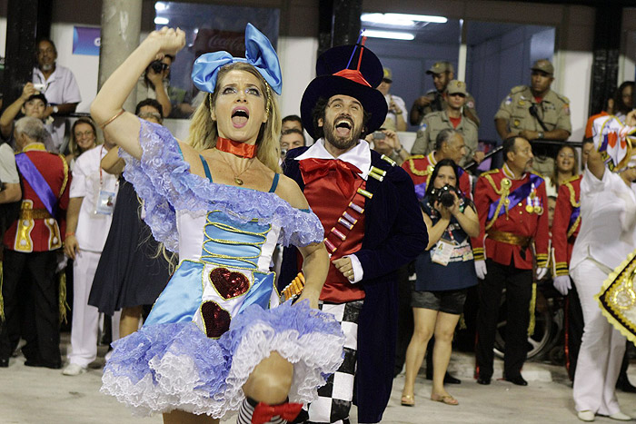 Desfile União da Ilha: Letícia Spiller e Eriberto Leão