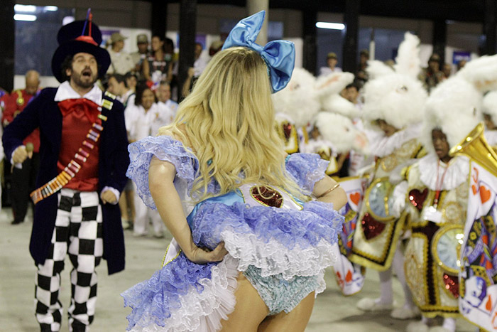 Desfile União da Ilha: Letícia Spiller