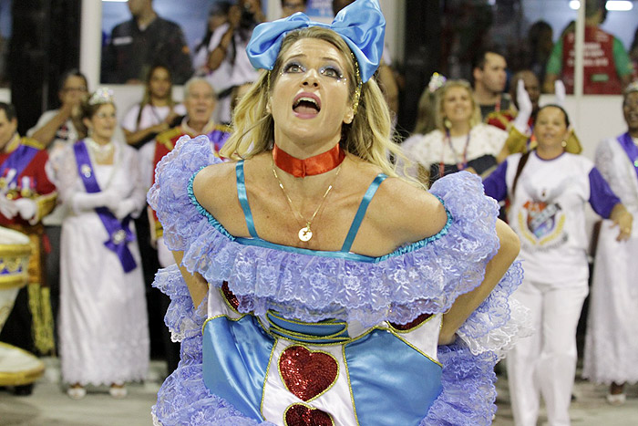 Desfile União da Ilha: Letícia Spiller