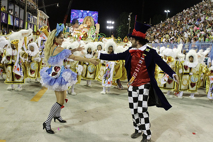 Desfile União da Ilha: Letícia Spiller e Eriberto Leão