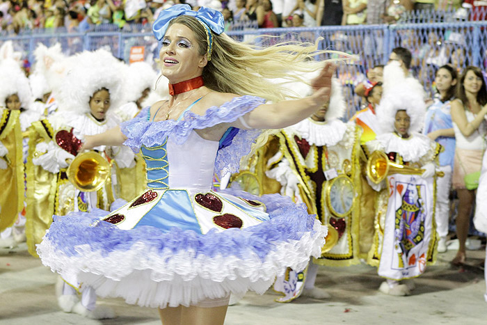 Desfile União da Ilha: Letícia Spiller