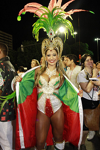 Desfile da Grande Rio: Mayra Cardi