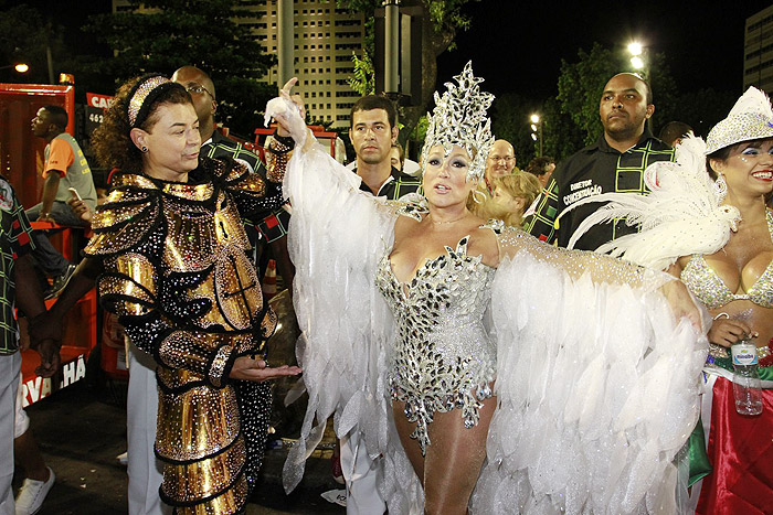 Desfile da Grande Rio: Susana Vieira e David Brazil