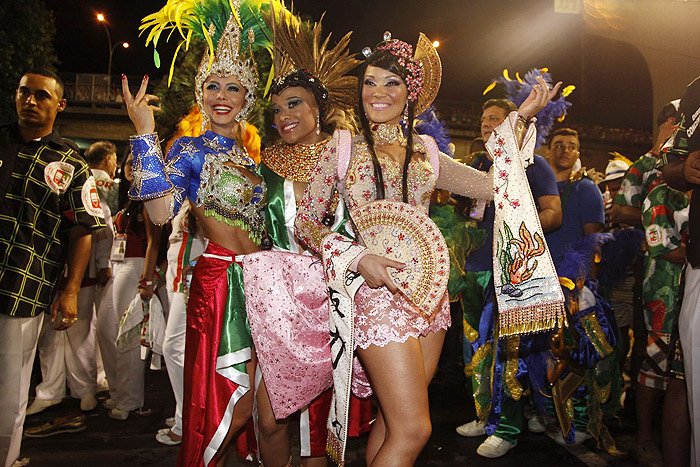 Desfile da Grande Rio: Simone Soares, Leilah Moreno e Geovanna Tominaga