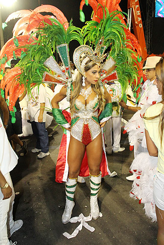 Desfile da Grande Rio: Mayra Cardi