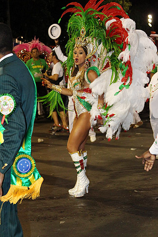 Desfile da Grande Rio: Mayra Cardi