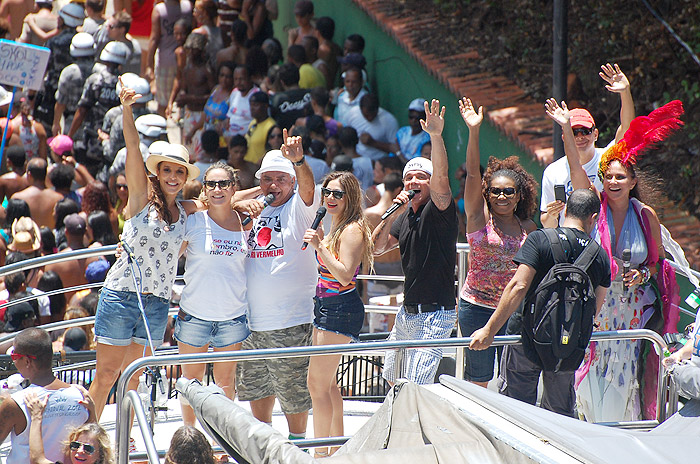 Ivete,Claudia Leitte,Netinho,Margareth cantam juntos no ultimo dia do Arrastão.