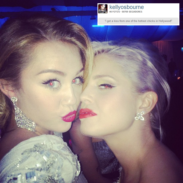 Kelly Osbourne “beija” Miley Cyrus em baile de gala