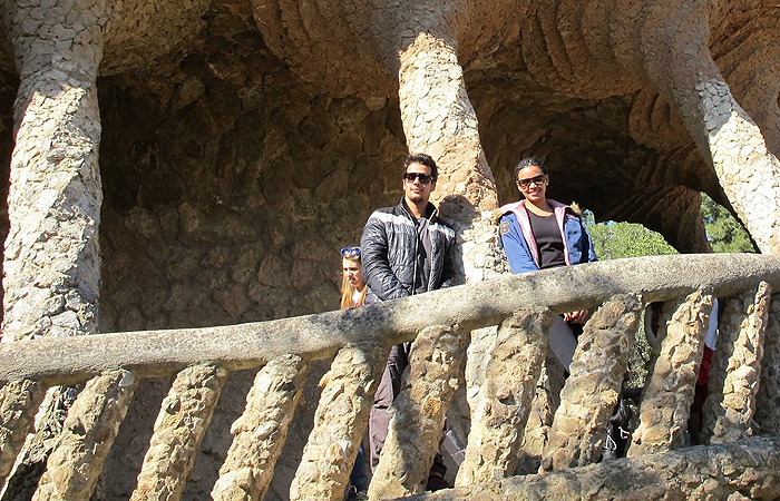 Lucy Ramos e Thiago Luciano curtem as férias na Espanha