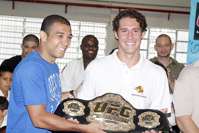  Flavio Canto em evento de UFC na Rocinha