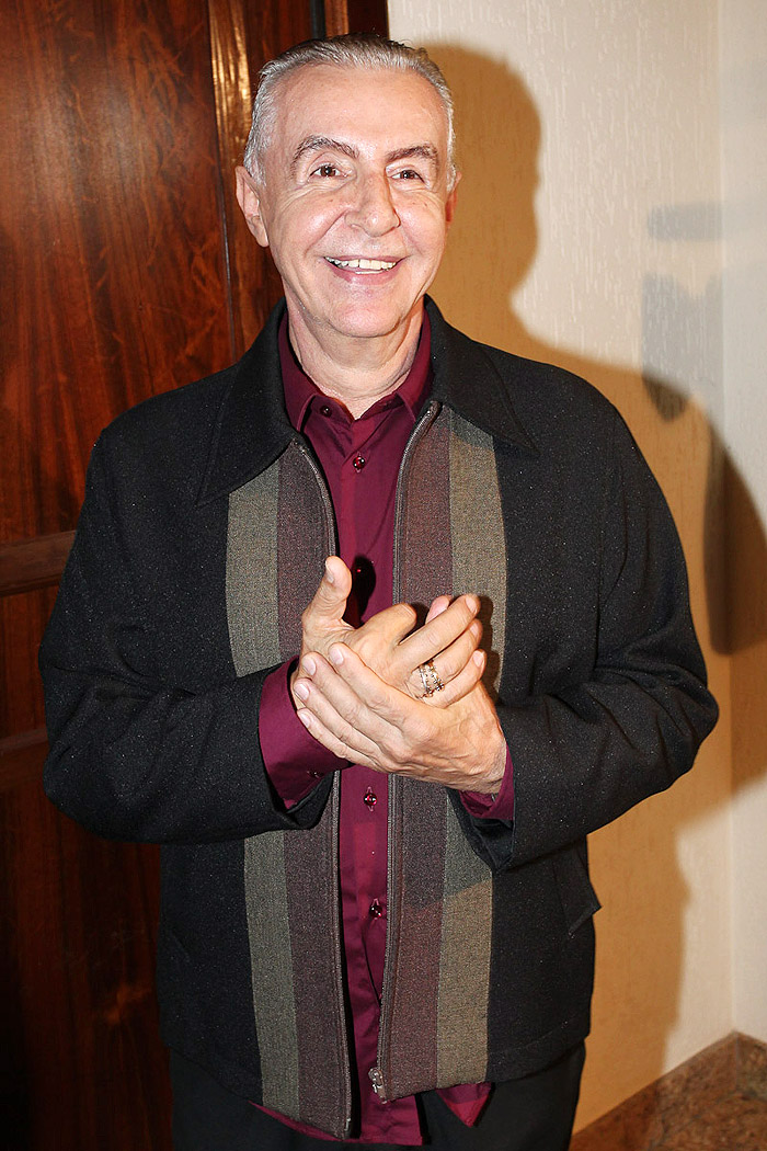 Diretor e ator Elias Andreato.