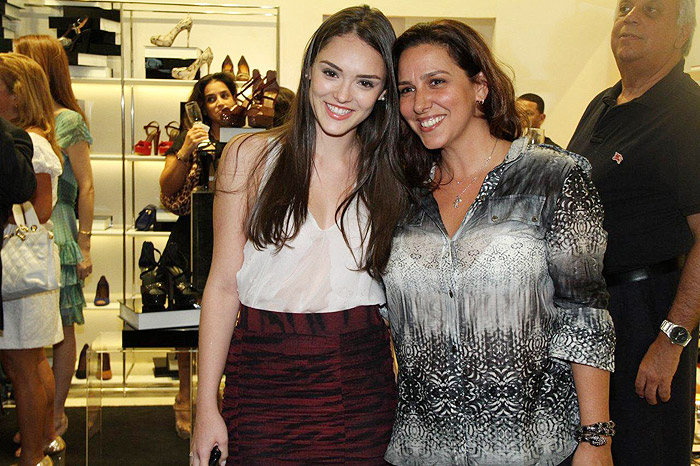 Isabelle Drummond e Renata Castro em um evento de calçados