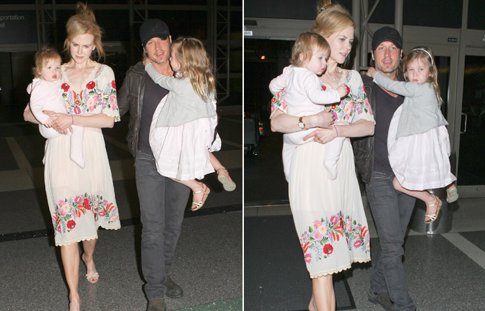 (Esther/Grosby) Nicole Kidman faz passeio ao lado do marido e das filhas