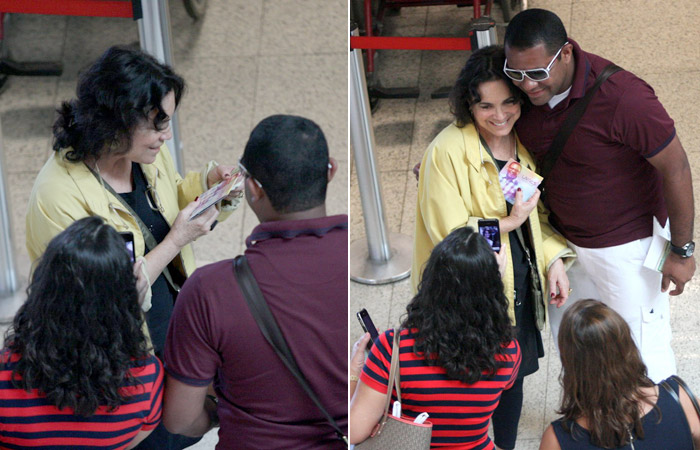 (VERA) Regina Duarte é paparicada por fãs em aeroporto
