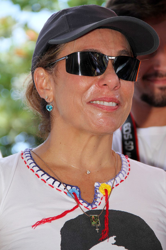 Cissa Guimarães se emocionou na inauguração da pista de skate