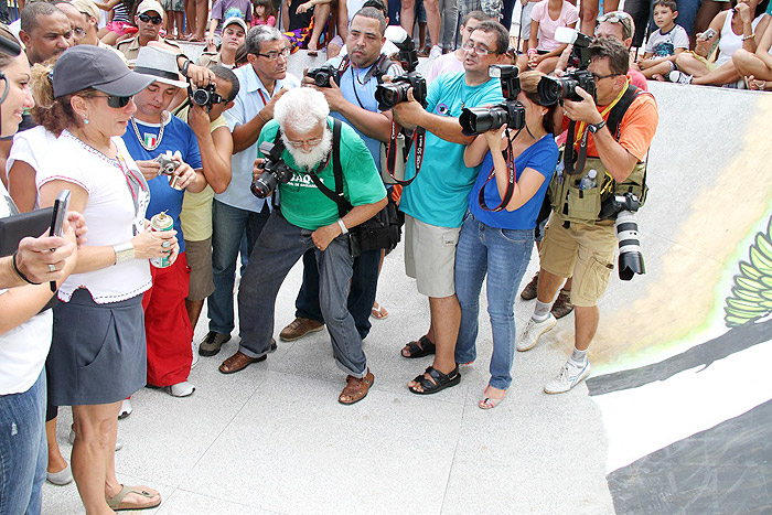 Cissa Guimarães se emocionou na inauguração da pista de skate