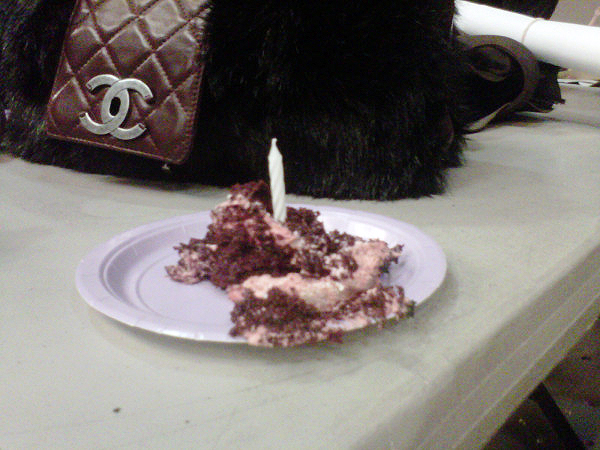 Lady Gaga posta foto do bolo de seu aniversário no Twitter