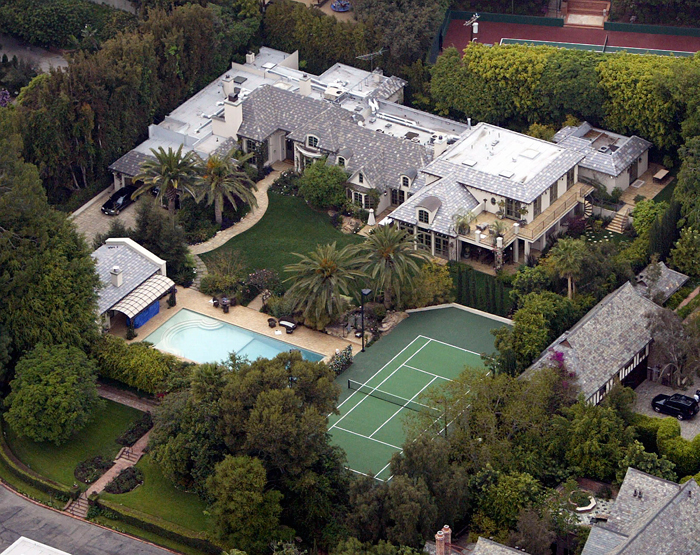 Madonna coloca sua mansão de Beverly Hills à venda por US$ 28 millhões