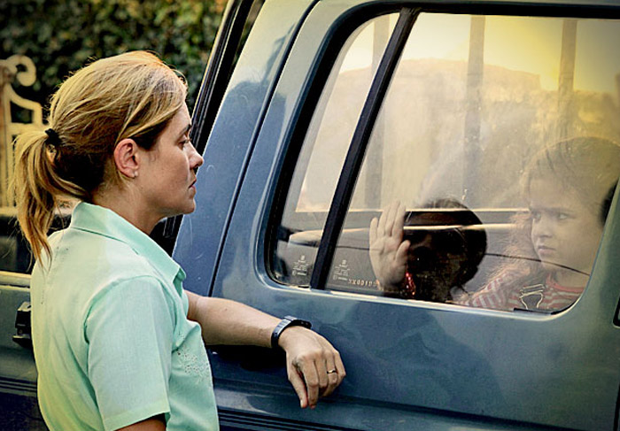 Carminha colocará Rita no Lixão, após a morte de seu pai.