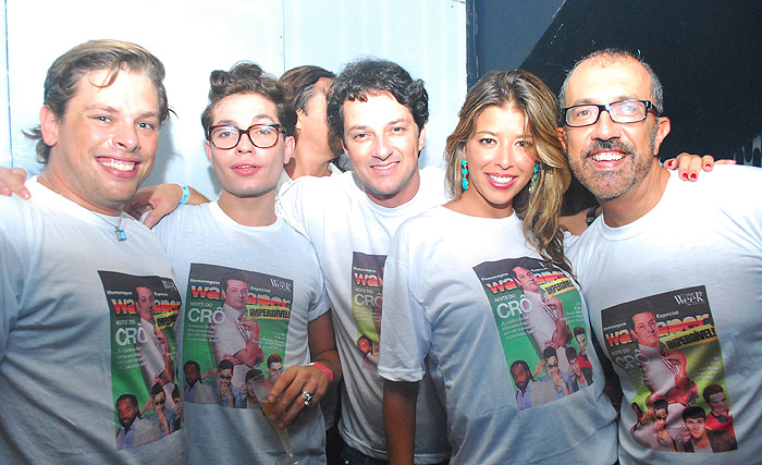 Marcelo Serrado veste a camisa de Crô na homenagem ao personagem    