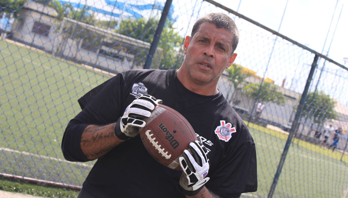 Alexandre Frota entra em preparo físico para futebol americano 