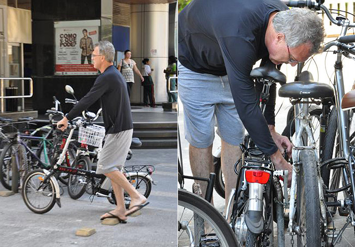 Pedro Bial vai ao shopping de bicicleta