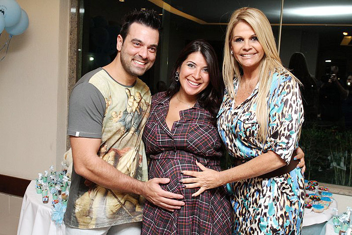 Monique Evans no chá de fraldas da ex-BBB Priscila Pires