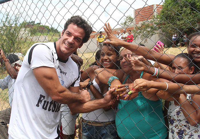 Carlos Machado participa de partida beneficente no Rio