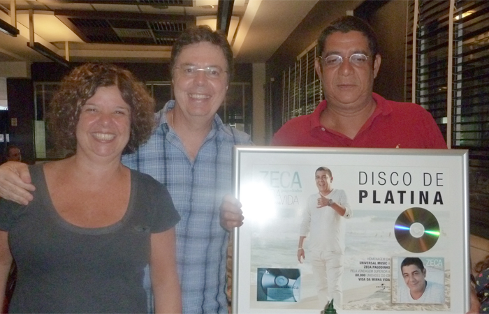 (VERA)Zeca Pagodinho recebe disco de platina no Rio