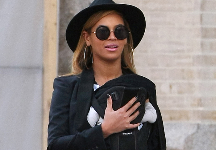 Beyoncé passeia com Blue Ivy por Nova York