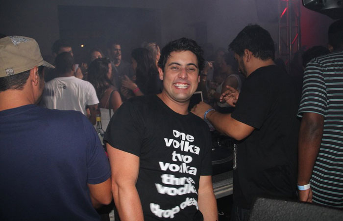 Bruno de Luca prestigia o baile do Zeh Pretin - O Fuxico