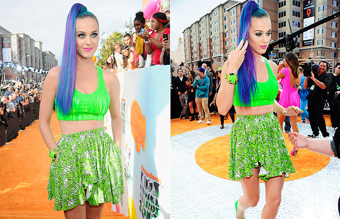 Katy Perry usa mais um de seus looks extravagantes em evento