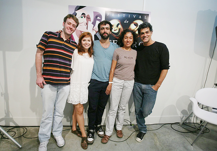 Du Moscovis e Leonardo Miggiorin participam de coletiva do Festival de Teatro de Curitiba